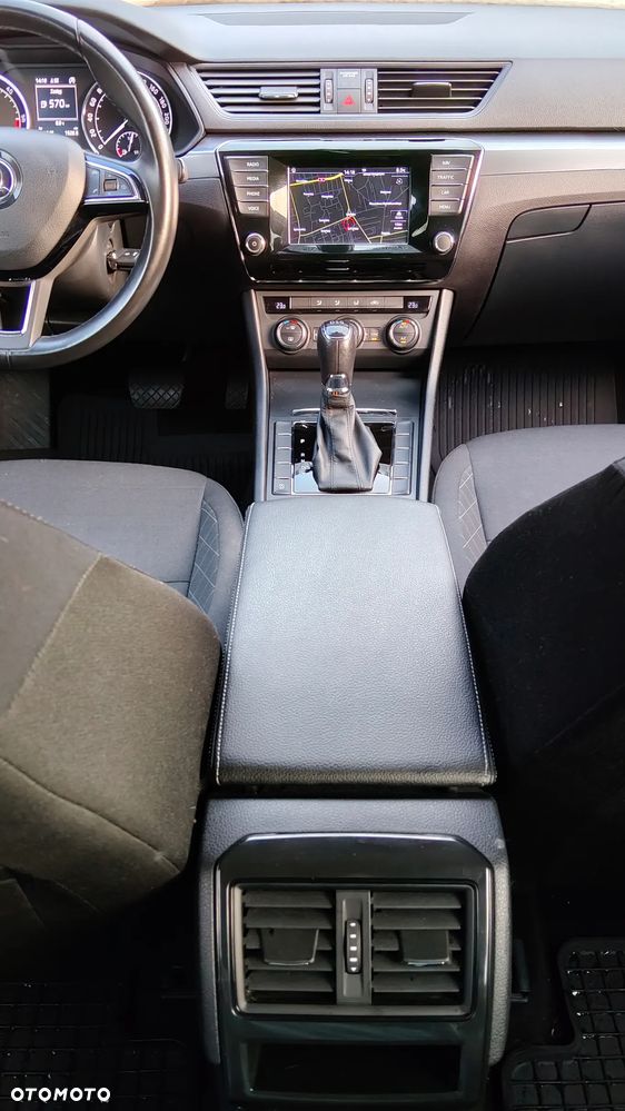 Skoda Superb 1.6 TDI DSG Ambition - 28