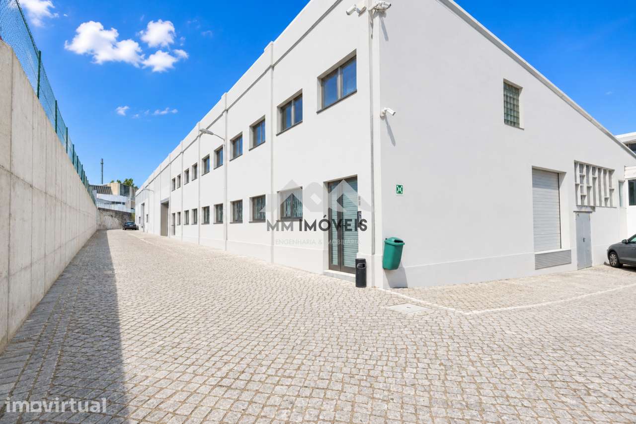 Armazém com 1390m2 | Leça do Balio | Junto à Via Norte e VCI | Serviço - Grande imagem: 2/34