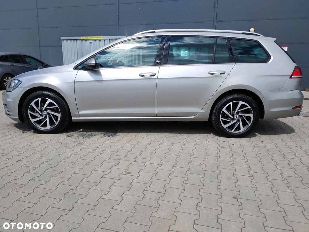 Volkswagen Golf - 22