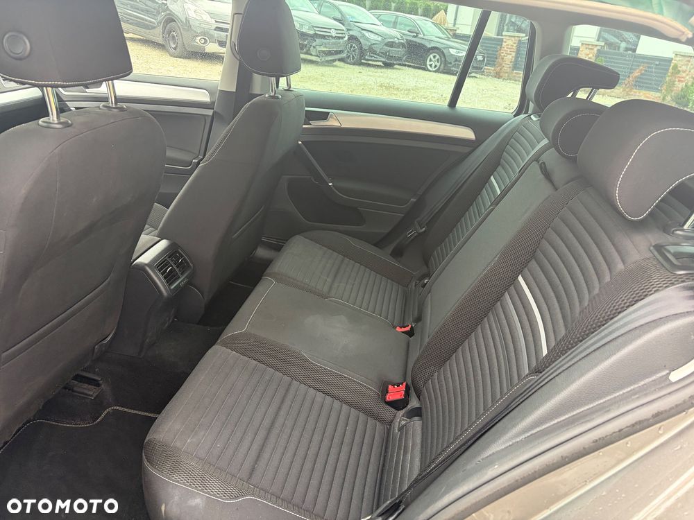 Volkswagen Golf 2.0 TDI 4Motion BlueMotion Technology Edition - 11