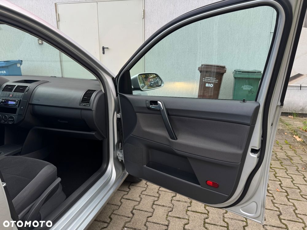 Volkswagen Polo - 11