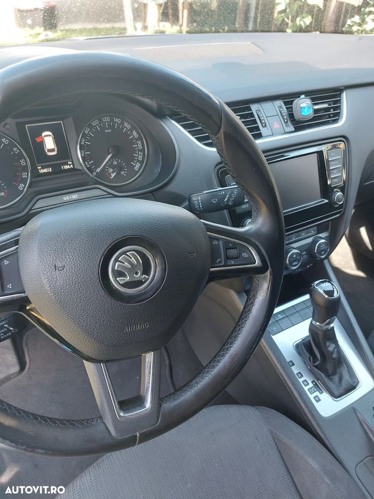 Skoda Octavia 1.6 TDI DSG Style - 22