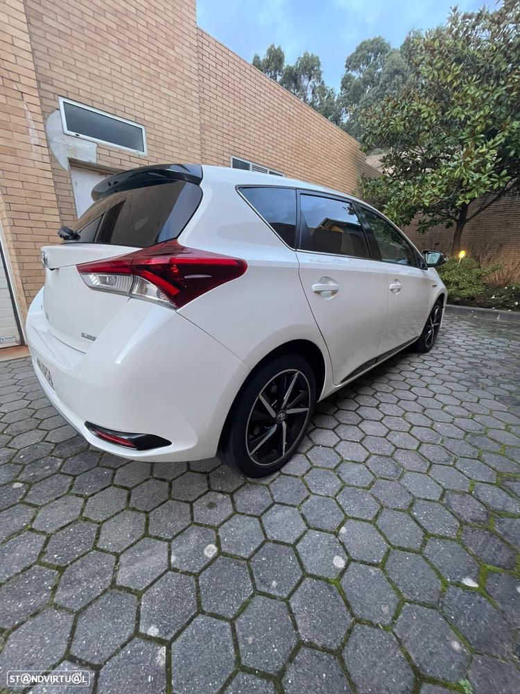 Toyota Auris 1.8 HSD Comfort +P.Techno+P.Sport - 12
