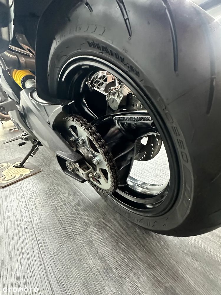 Ducati Monster - 17
