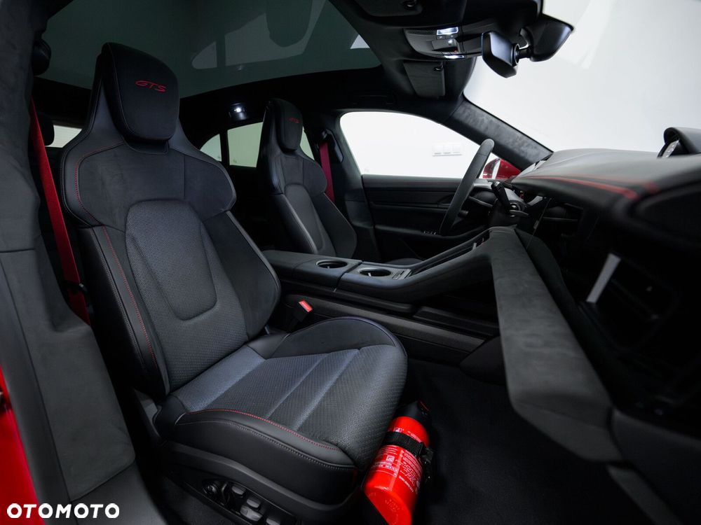 Porsche Taycan - 4