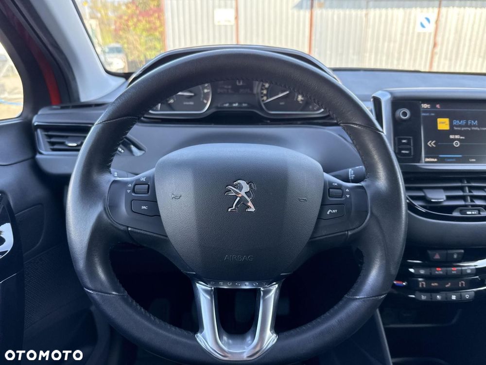 Peugeot 208 1.2 PureTech Style - 12