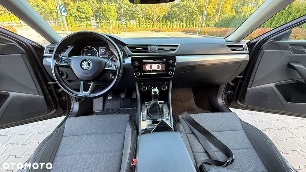 Skoda Superb 2.0 TDI Style - 38