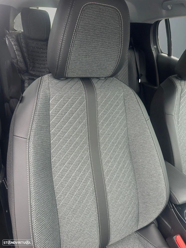 Peugeot 208 1.2 Hybrid Allure e-DCS6 - 13