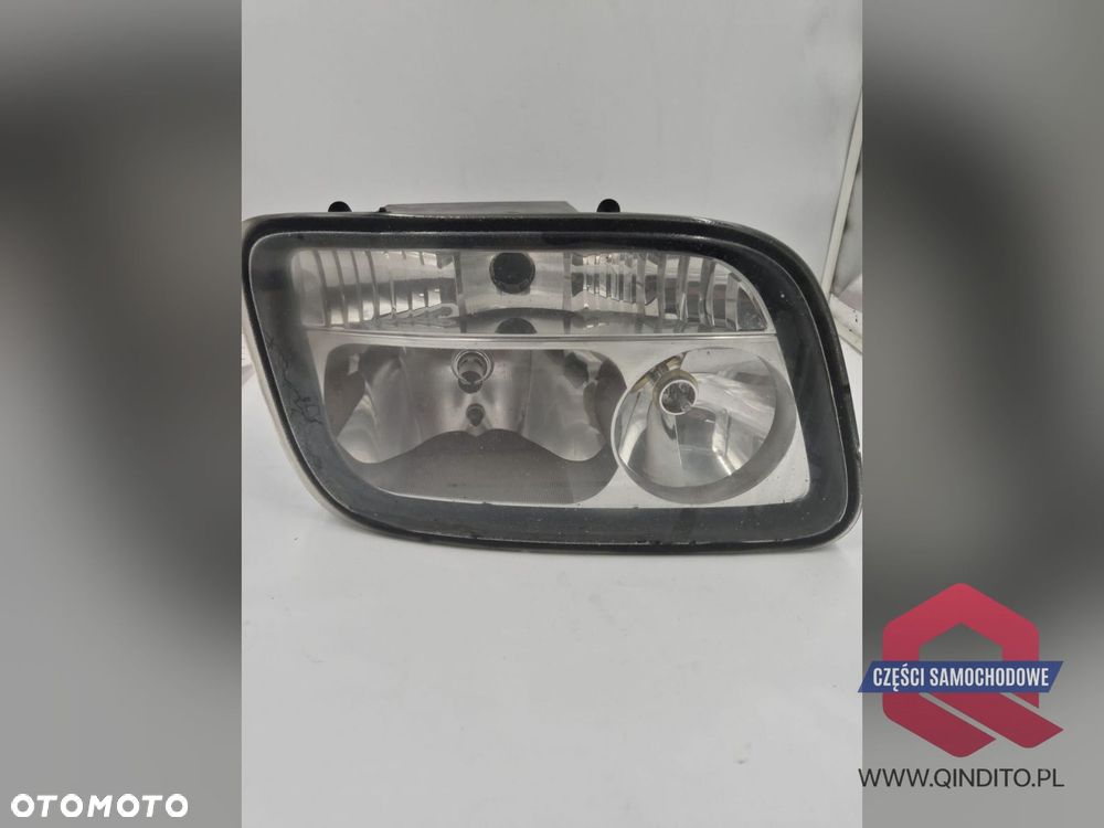 LAMPA REFLEKTOR PRAWY ACTROS MP2 - 2