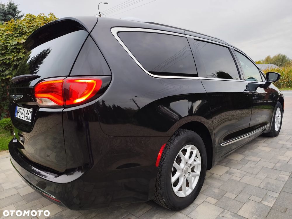 Chrysler Pacifica - 29