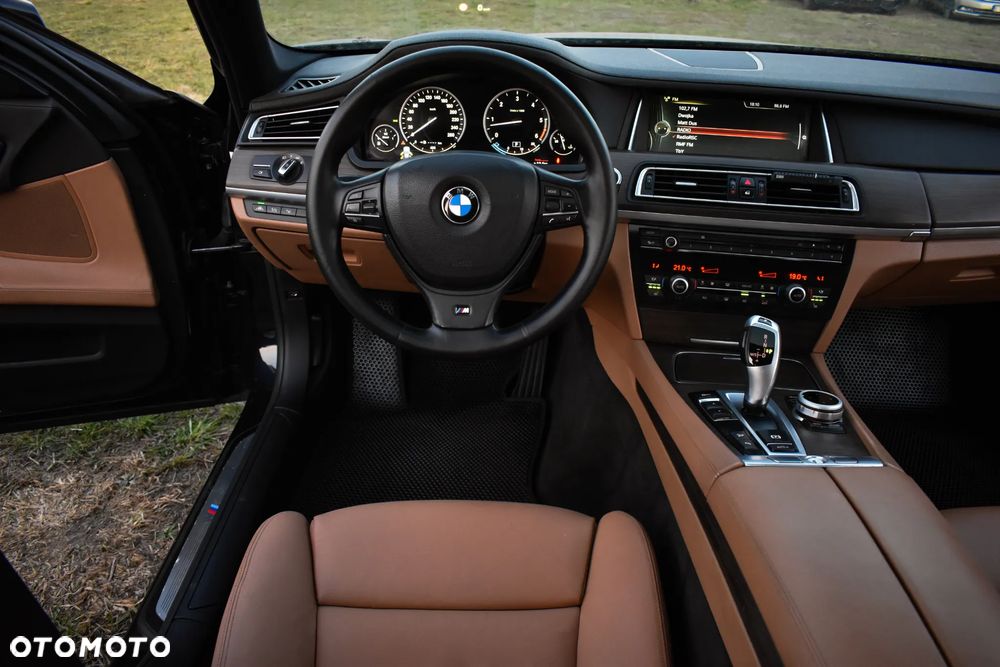 BMW Seria 7 740d Edition Exclusive - 14