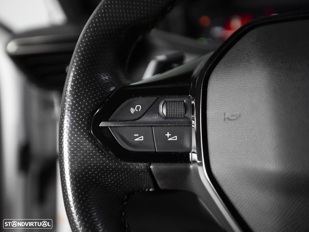 Peugeot 2008 1.5 BlueHDi GT EAT8 - 17