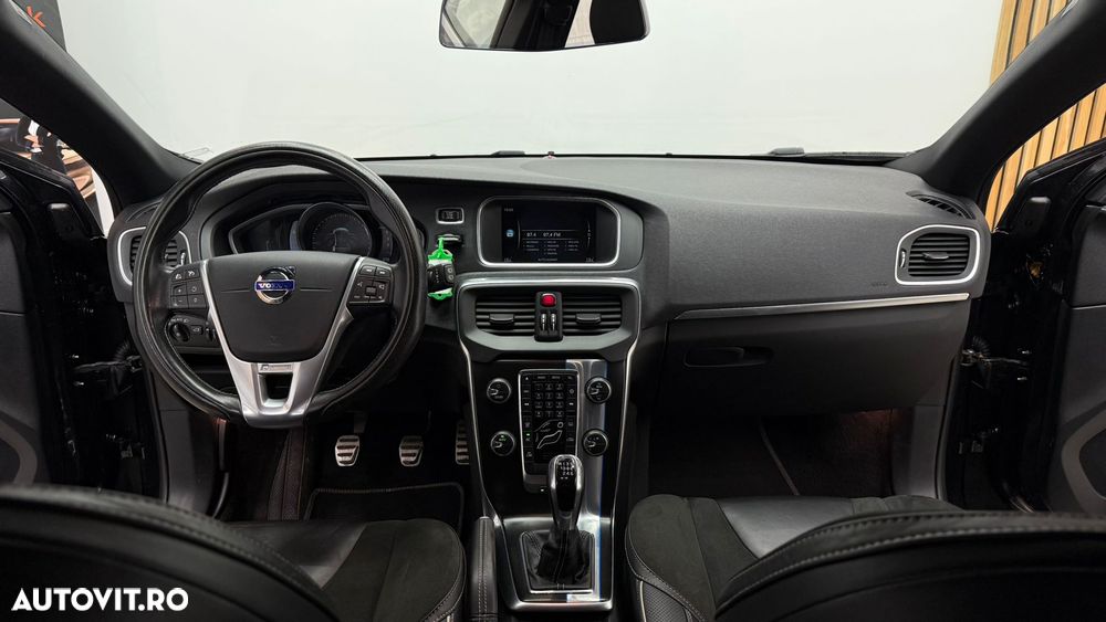 Volvo V40 D2 R Design - 7