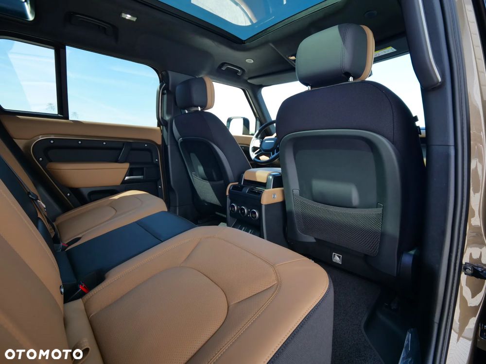 Land Rover Defender - 20