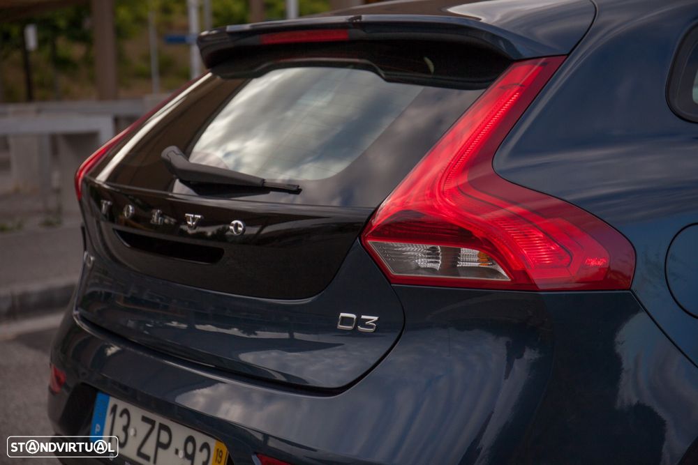 Volvo V40 2.0 D3 Momentum - 11