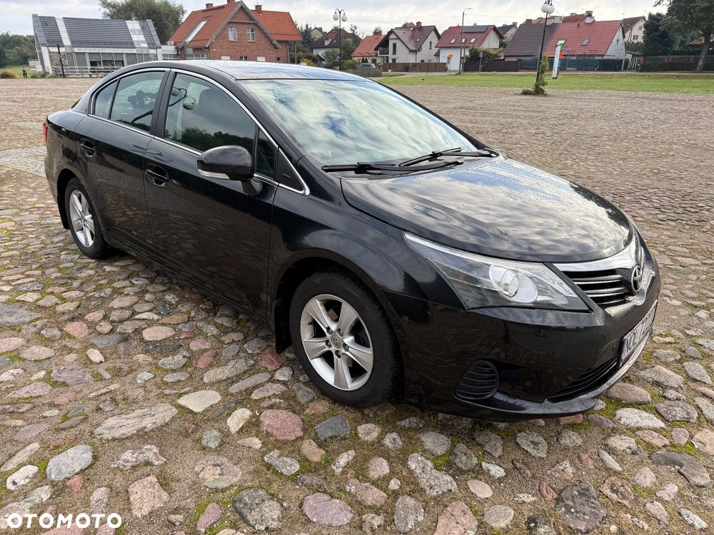 Toyota Avensis 2.0 D-4D Sol - 2