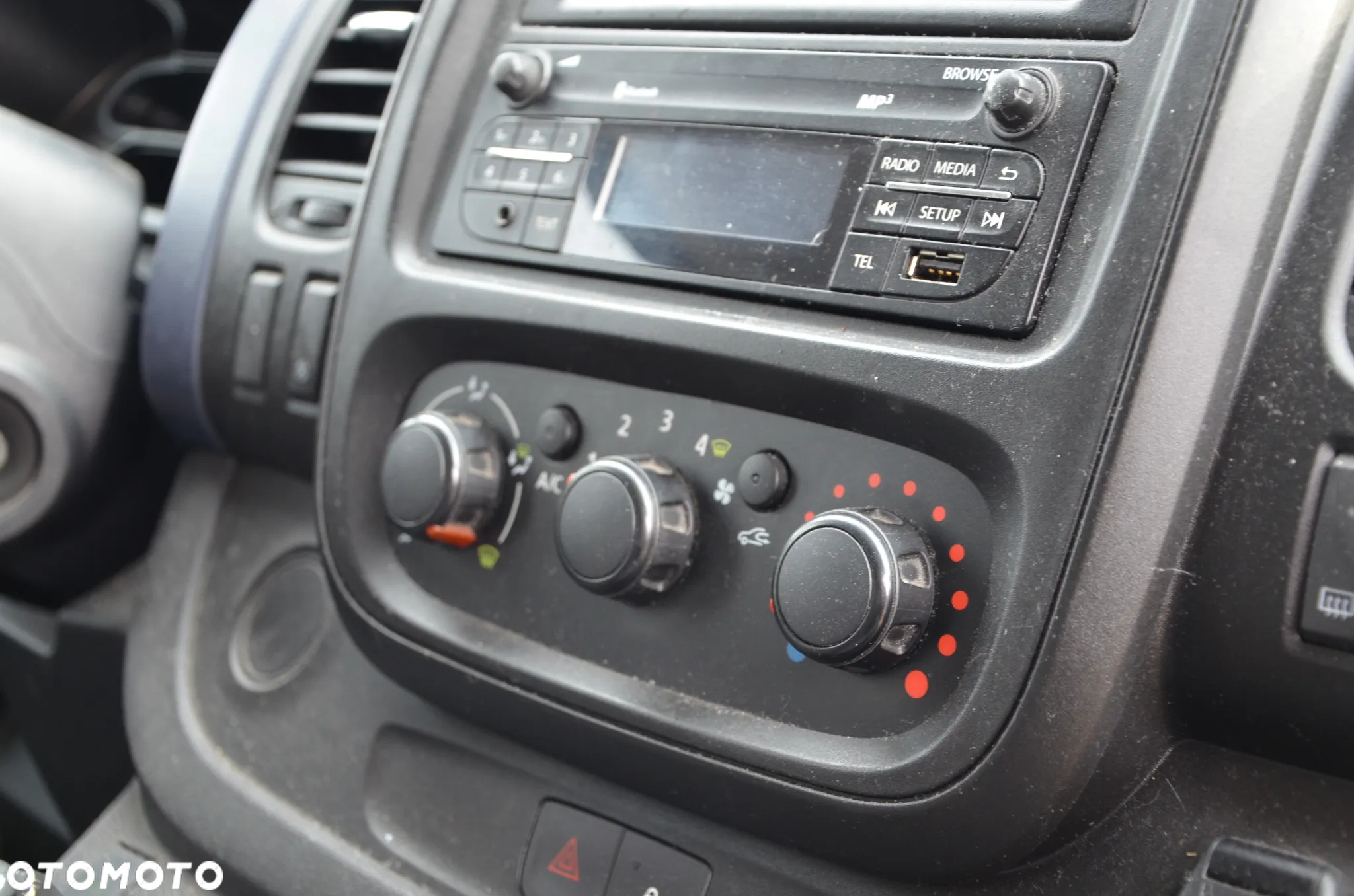 Opel VIVARO - 4