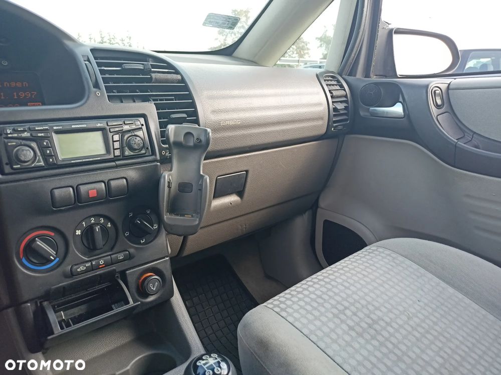 Opel Zafira 2.0 DTI - 11