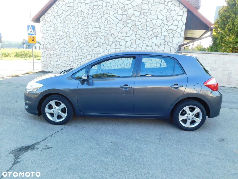 Toyota Auris 1.6 Executive - 4