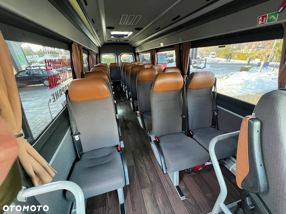 Mercedes-Benz Sprinter - 14