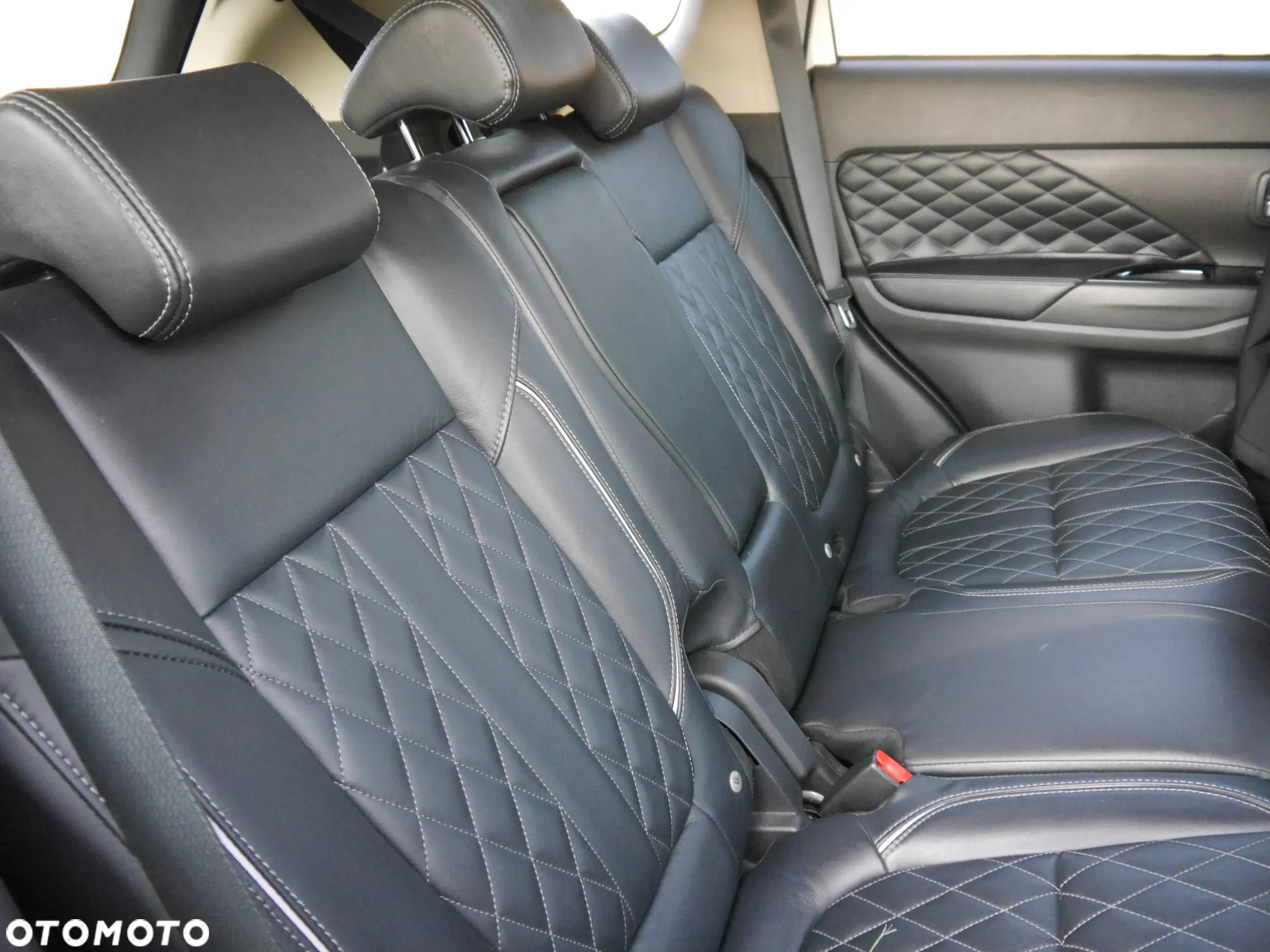 Mitsubishi Outlander 2.0 Intense 4WD CVT - 14