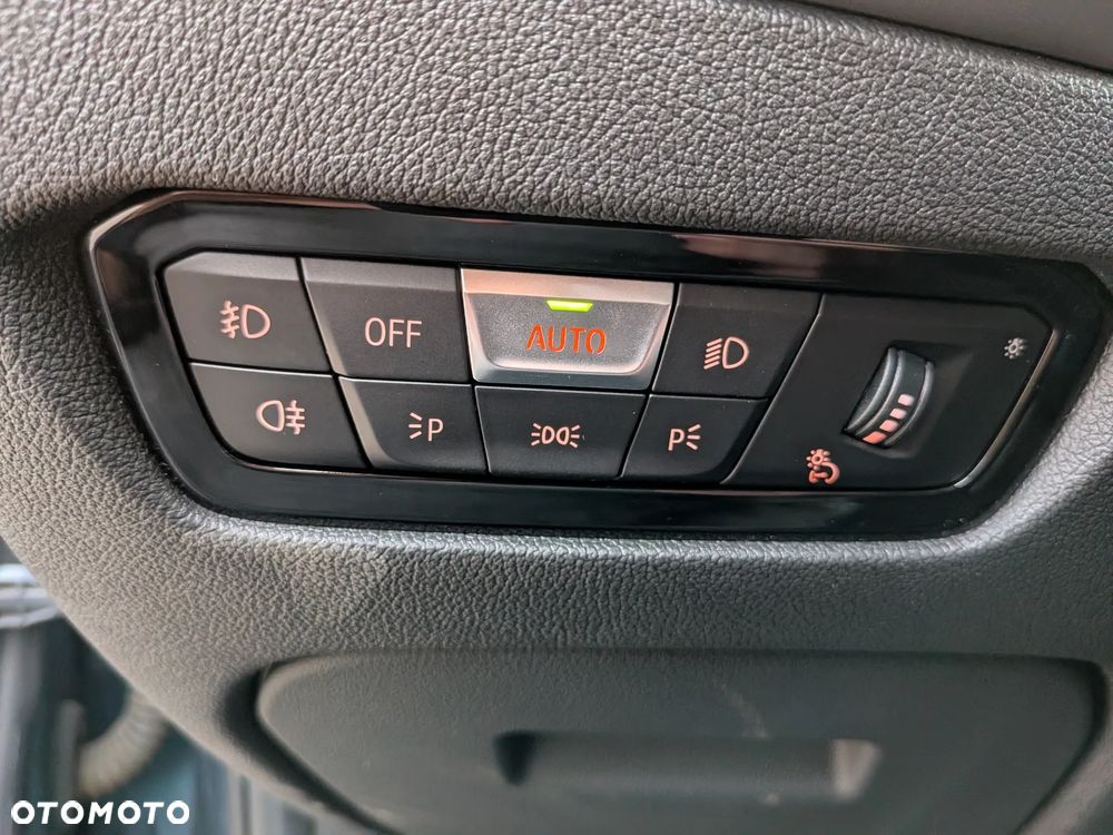 BMW Seria 3 318d - 24