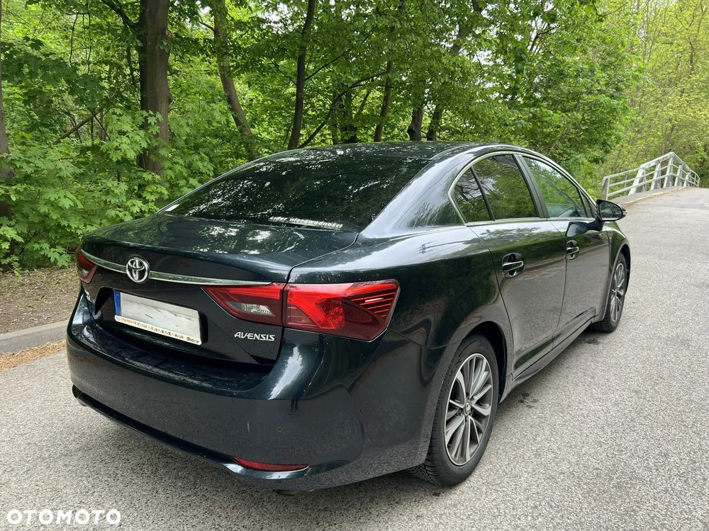 Toyota Avensis 1.8 Premium - 9