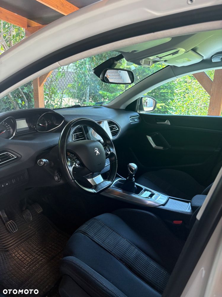 Peugeot 308 1.6 BlueHDi Allure S&S - 11