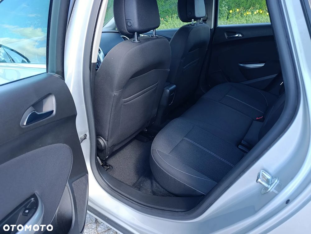 Opel Astra GTC 1.6 Turbo Edition - 10