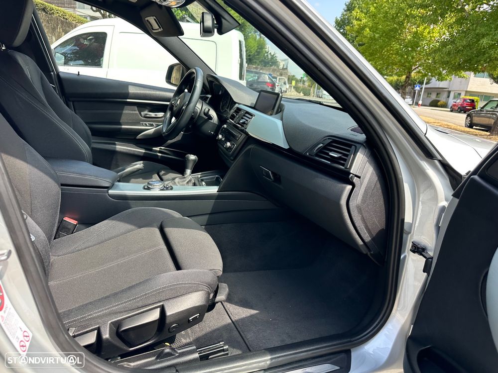 BMW 318 d Line Sport - 40