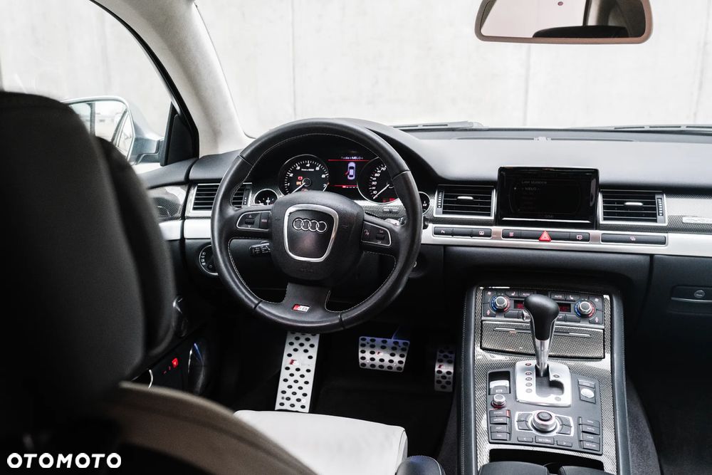 Audi S8 - 26