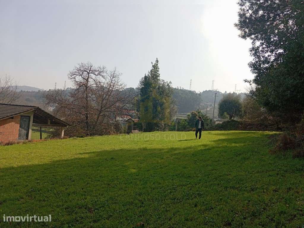 Terreno com 4.100m² | Excelente Potencial de Construção - Grande imagem: 2/20