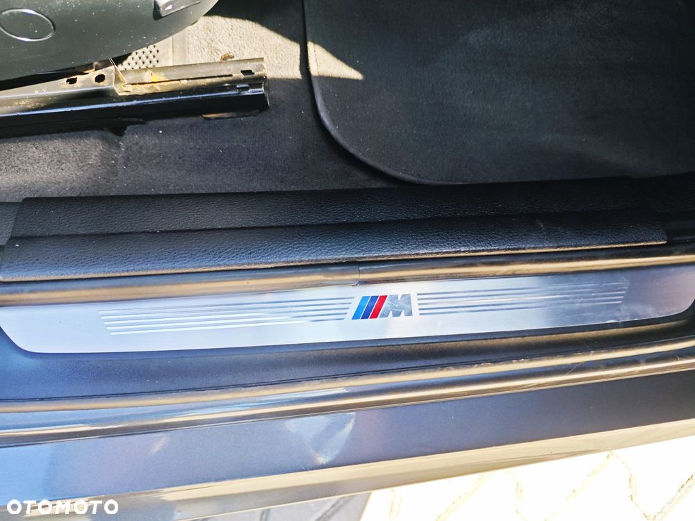 BMW X1 sDrive18d Sport Line - 37