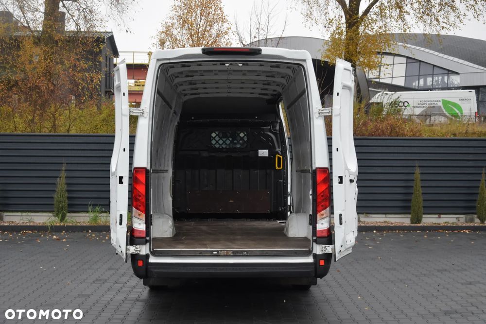 Iveco DAILY MAXI 35S16 / 2.3 - 160 KM / NOWY MODEL / 3 OSOBY / DOSTAWCZE / BLASZAK / KLIMA / CZUJNIKI COFANIA / TRYB CITY-ECO / 2023 / SERWISOWANY / SPROWADZONY Z NIEMIEC - 20
