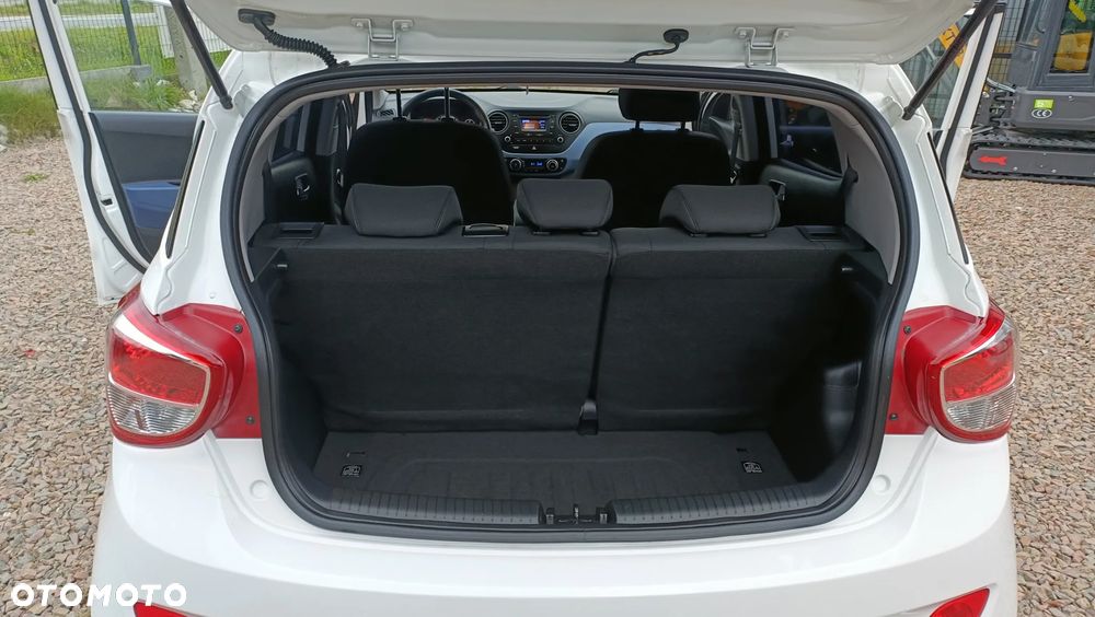 Hyundai i10 1.2 Fifa World Cup Edition - 10