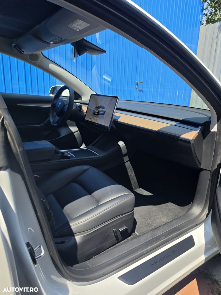 Tesla Model 3 - 10