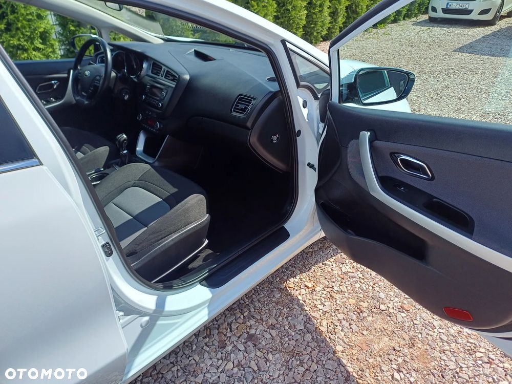 Kia Ceed 1.6 CRDi 128 Dream Team Edition - 7