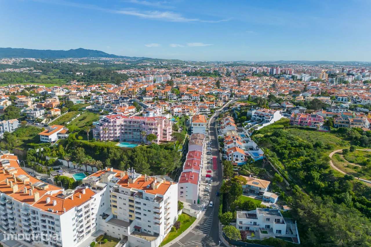 Exclusiva Moradia na Parede com Vista de Mar e Apartamento T1 Independ - Grande imagem: 4/51