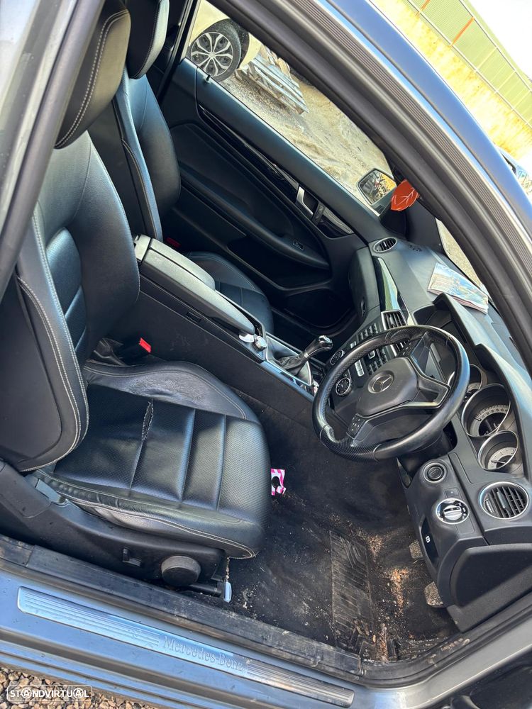 Mercedes C220 Coupe de 2011 para peças - 3
