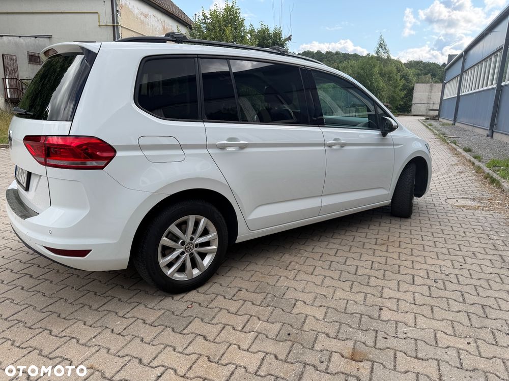 Volkswagen Touran 2.0 TDI BMT Comfortline - 10