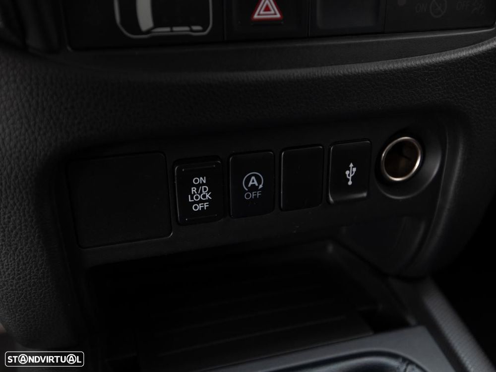 Mitsubishi L200 2.4 DI-D Club 4WD c/iva - 16