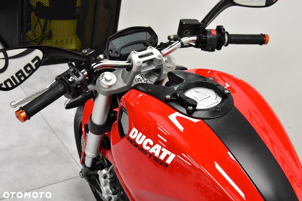 Ducati Monster - 17