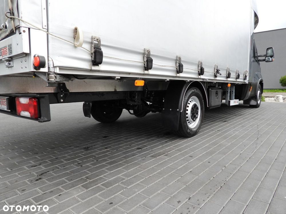 Iveco DAILY 35S18 PLANDEKA 8 PALET WEBASTO TEMPOMAT NAWIGACJA LEDY PNEUMATYKA KLIMATYZACJA  180KM - 18