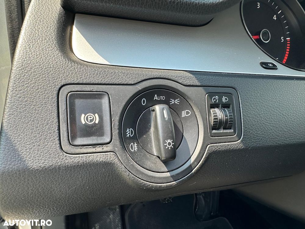 Volkswagen Passat - 17