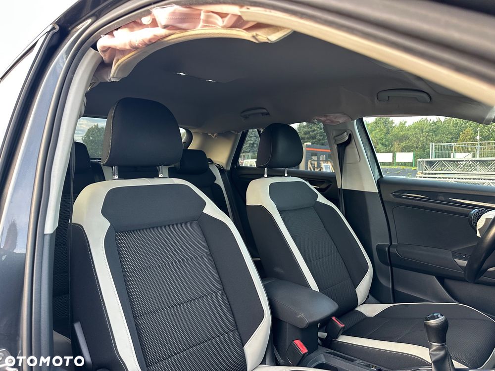 Volkswagen T-Roc - 26
