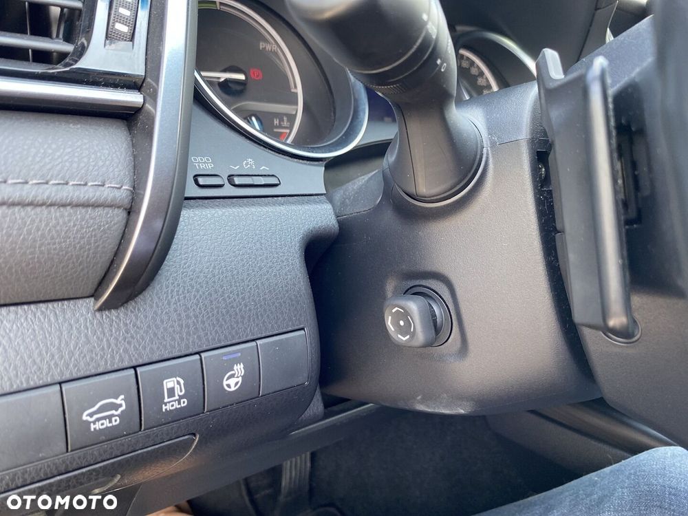 Toyota Camry 2.5 Hybrid Executive CVT - 16
