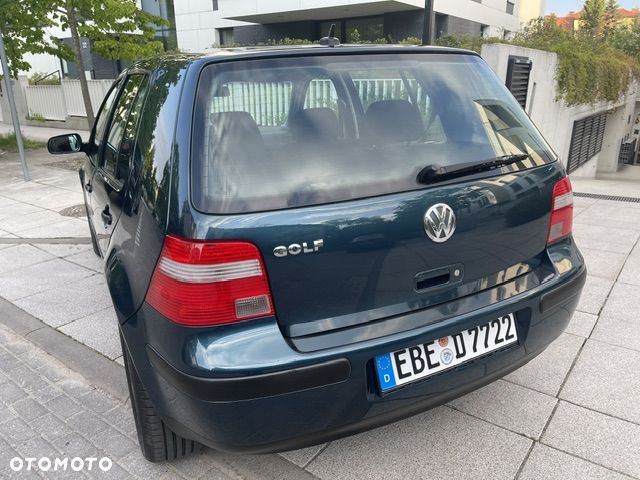 Volkswagen Golf - 6