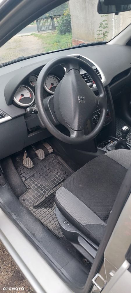 Peugeot 207 - 3