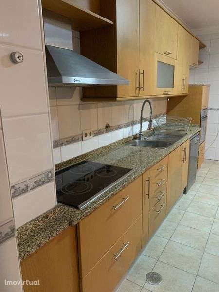 Aluga-se apartamento T3 com garagem - Grande imagem: 4/11