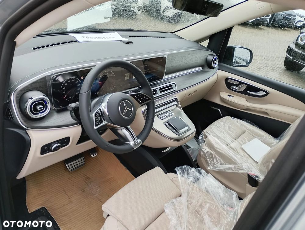 Mercedes-Benz Klasa V - 6